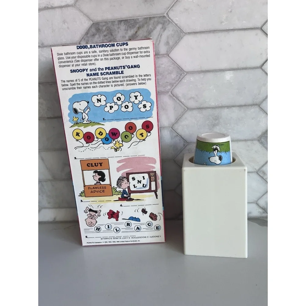 1980's Vintage Peanuts Snoopy Dixie Paper Cup Dispenser & 187 Cups
